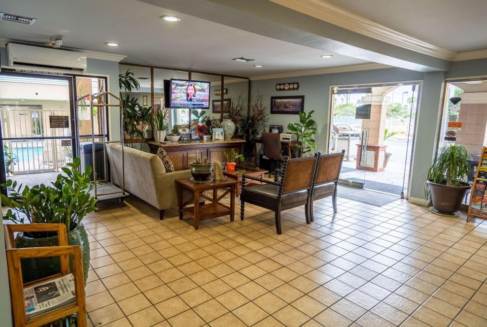 Howard Johnson by Wyndham Buena Park Hotel in Buena Park