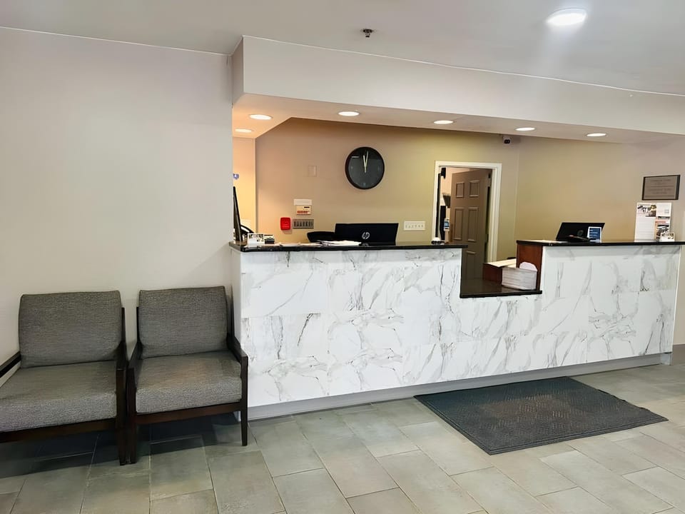 Townhouse Near Hall Of Fame Canton I 77 Hotel in North Canton