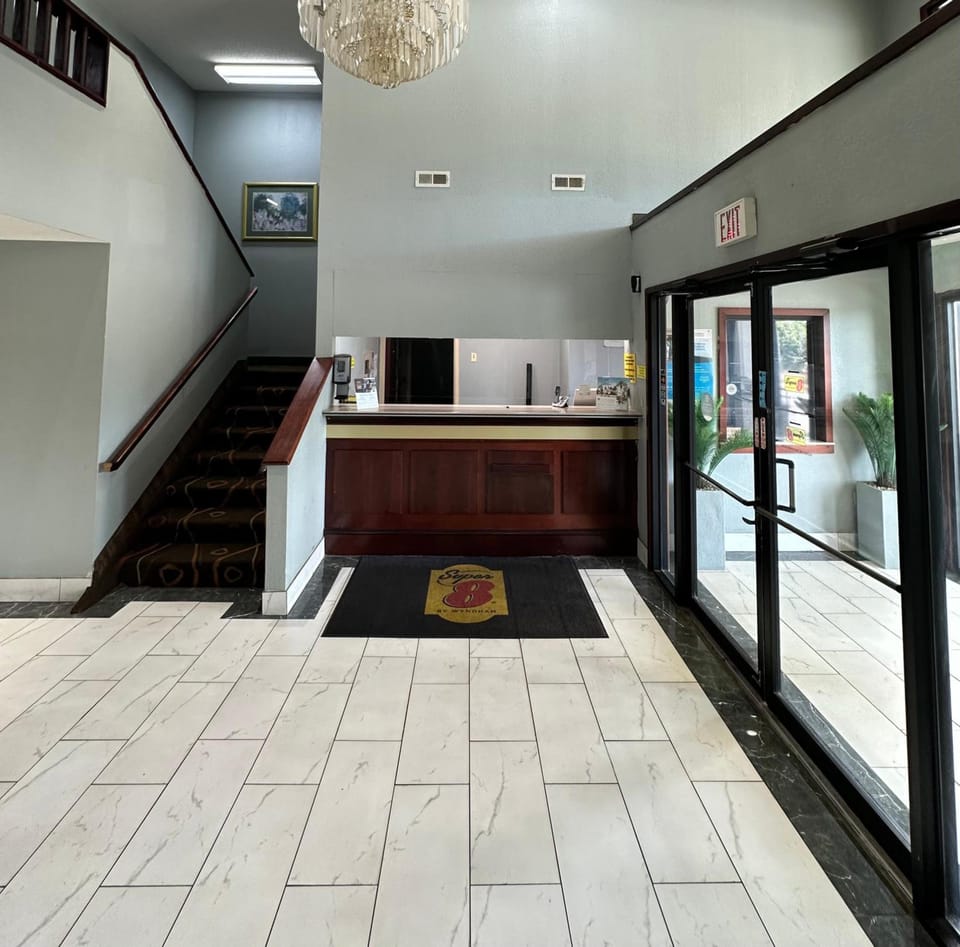 Super 8 By Wyndham Piedmont Greenville Area Hotel in South Carolina
