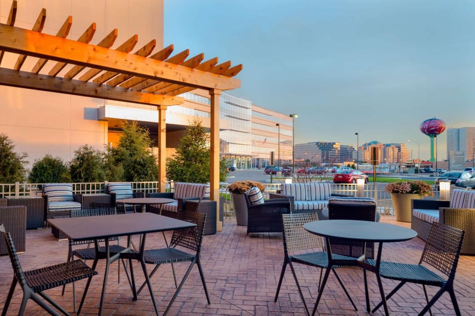 Hampton Inn & Suites Rosemont Chicago O'Hare Hotel in Rosemont