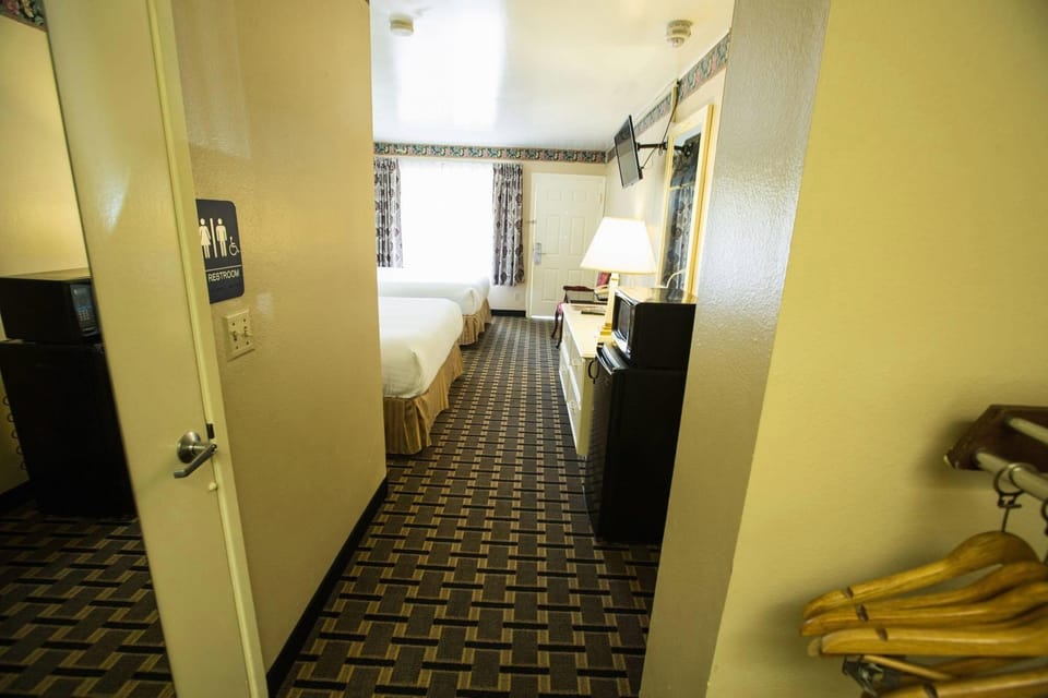 Anaheim Carriage Inn Hotel in Garden Grove