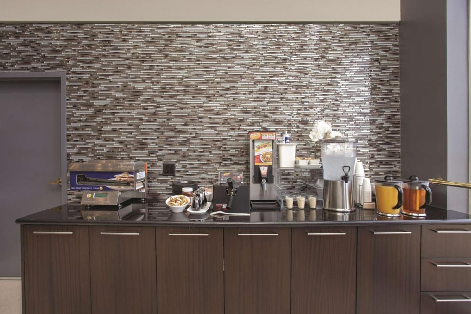 La Quinta Inn & Suites by Wyndham Dublin - Pleasanton Hotel in Dublin