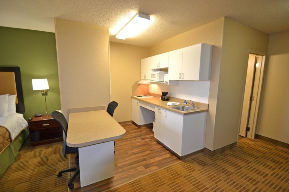 Suburban Studios Auburn Hills - Detroit Hotel in Auburn Hills