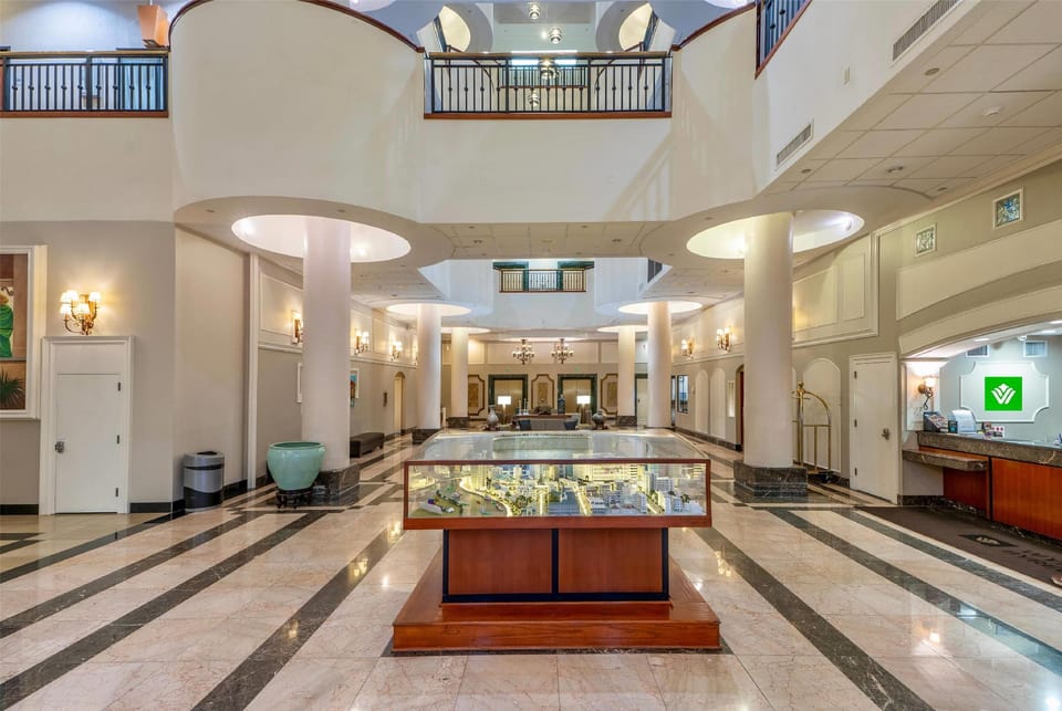 Wyndham Garden Baronne Plaza New Orleans Hotel in French Quarter
