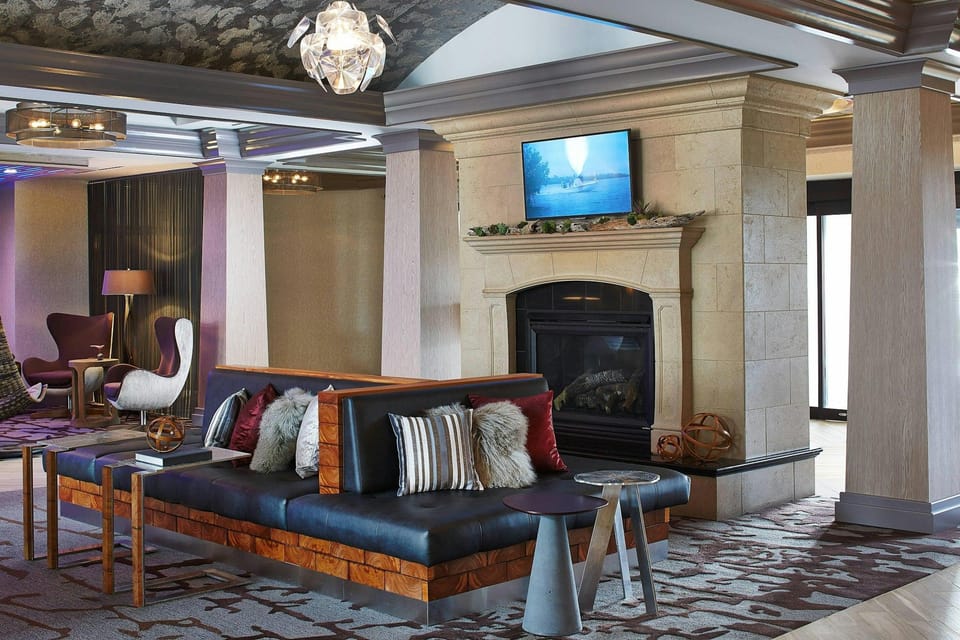 Rochester Airport Marriott Hotel in Greece
