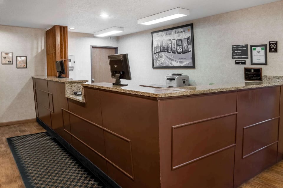 Super 8 By Wyndham Lebanon Hotel in Ozark Mountains