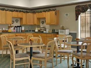 Super 8 By Wyndham Rochester Hotel in Indiana