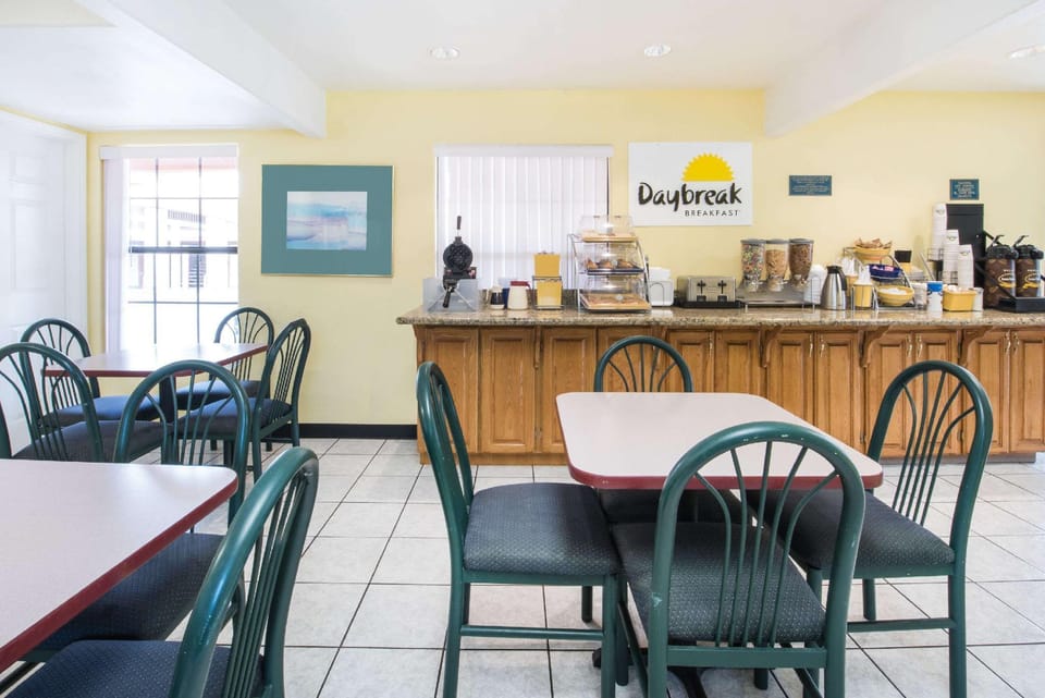 Days Inn by Wyndham McAllen Hotel in McAllen