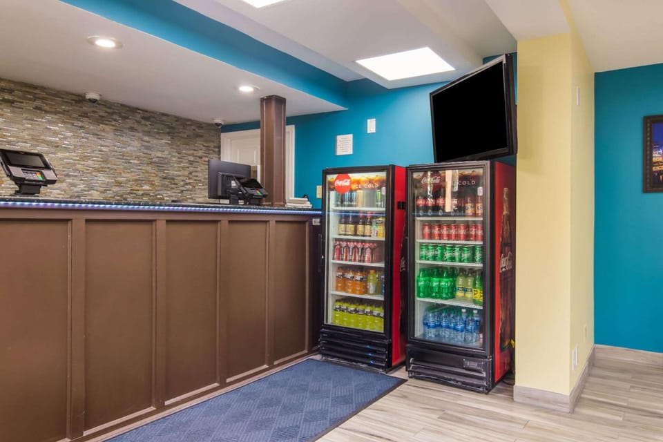 Rodeway Inn & Suites Monroeville-Pittsburgh Hotel in Monroeville
