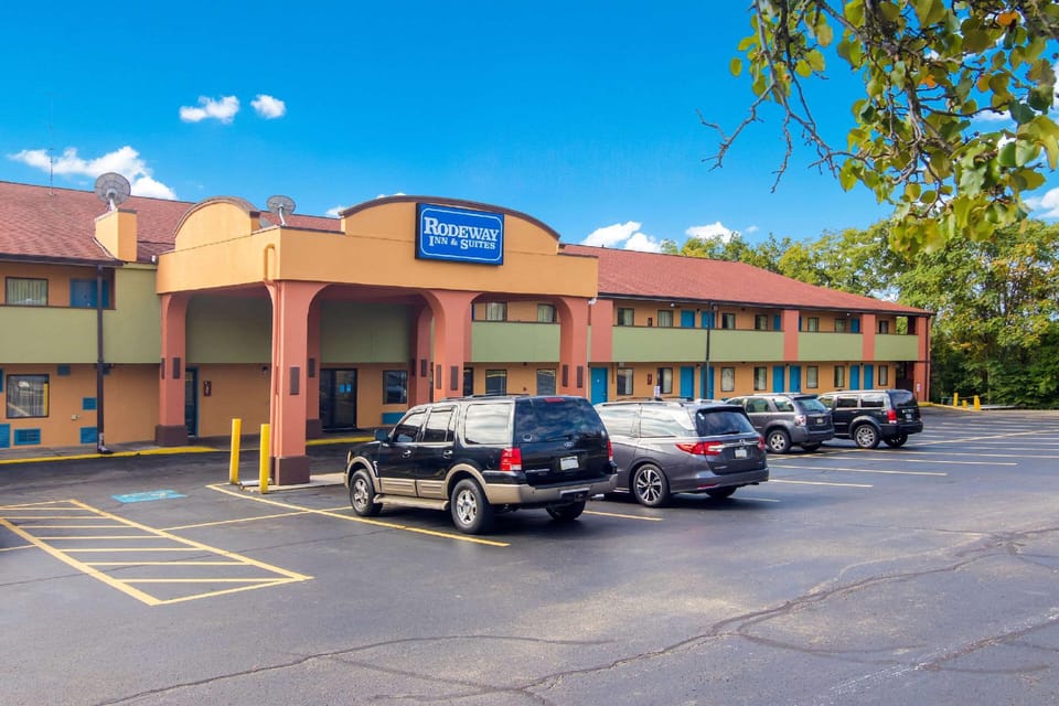 Rodeway Inn & Suites Monroeville-Pittsburgh Hotel in Monroeville