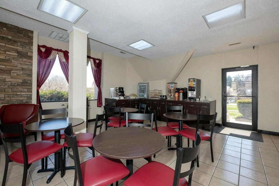 Red Roof Inn Warrenton Hotel in Warrenton