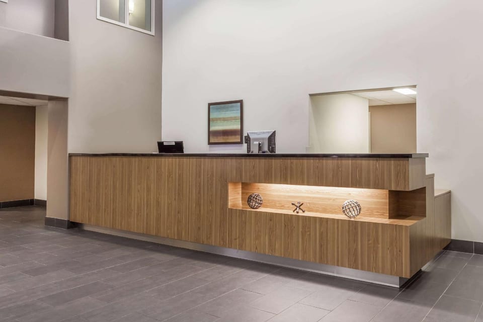 Super 8 By Wyndham Peterborough Hotel in Peterborough