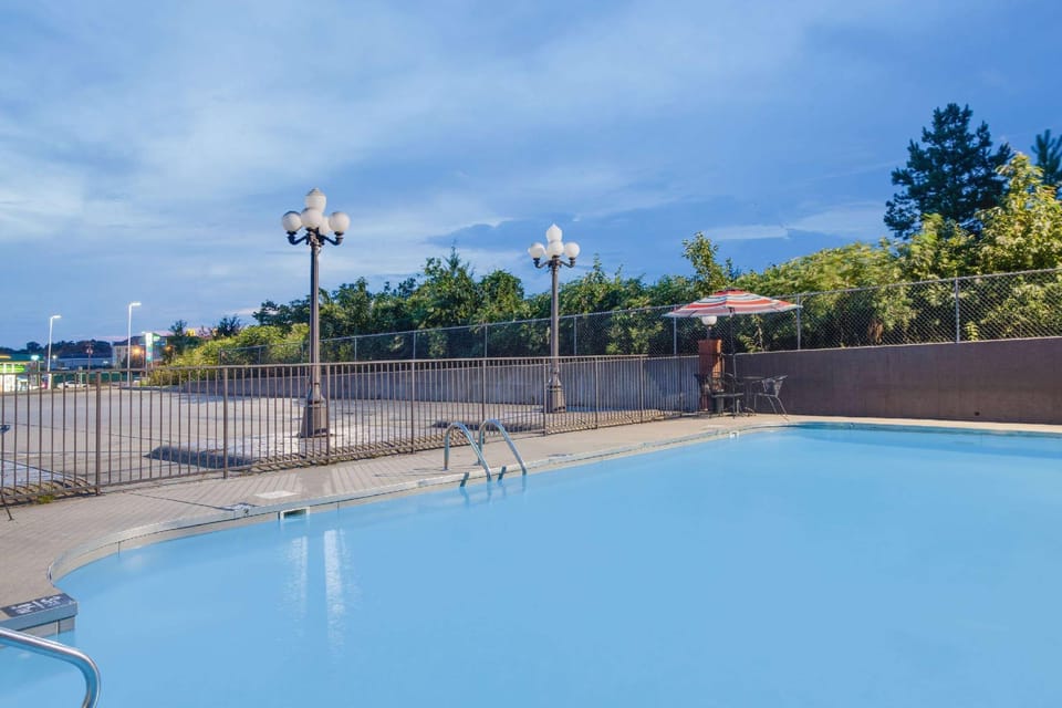 Super 8 By Wyndham Morrilton Hotel in Arkansas