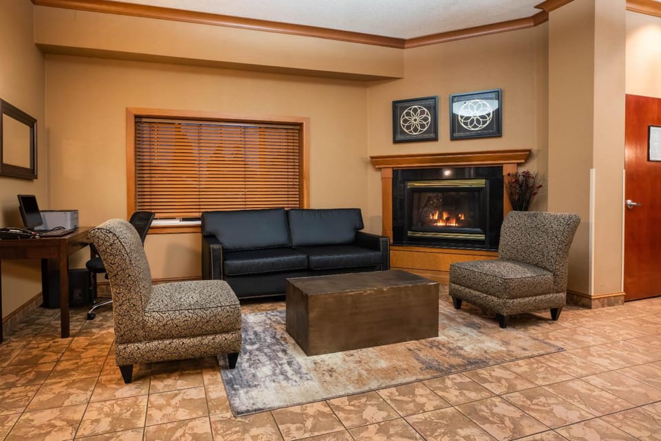 La Quinta Inn & Suites by Wyndham Portland Airport Hotel in Parkrose