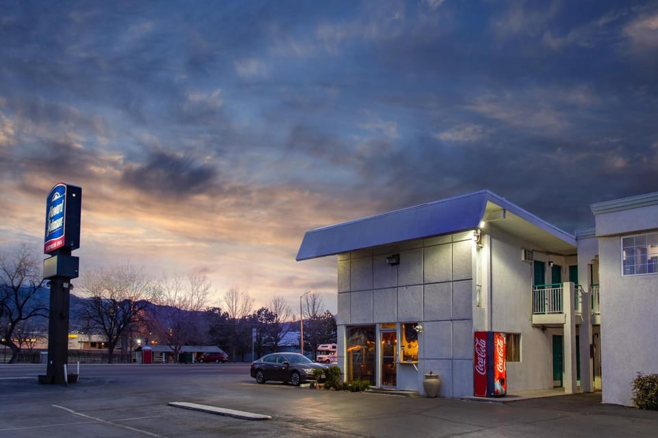 Howard Johnson by Wyndham Colorado Springs Hotel in Colorado Springs