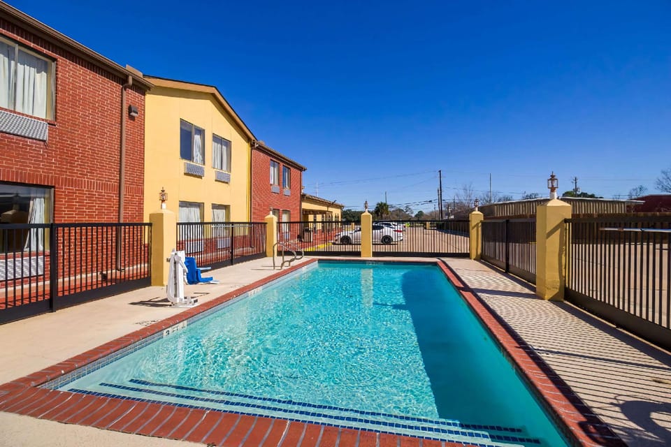 Quality Inn Hotel in Bay City