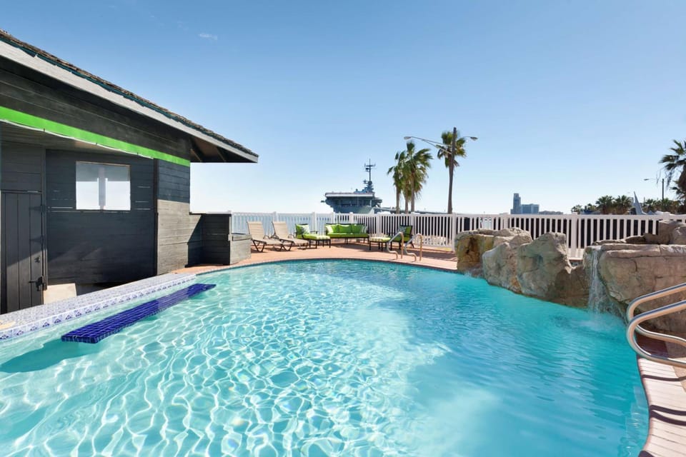 DoubleTree by Hilton Corpus Christi Beachfront Hotel in Corpus Christi