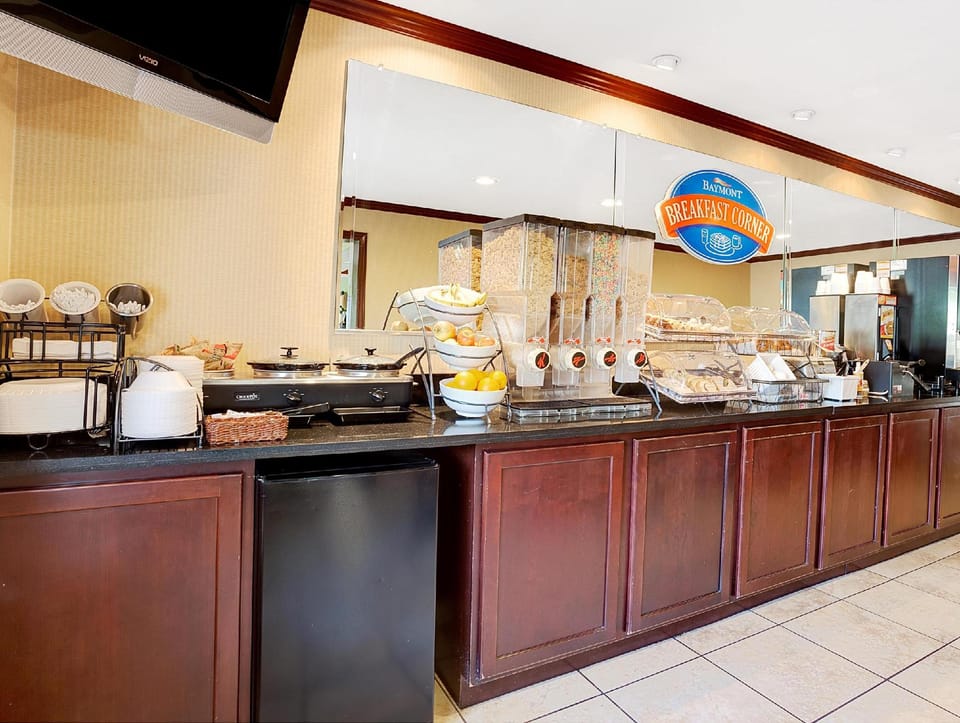Baymont by Wyndham Monroe Hotel in Jerusalem Township