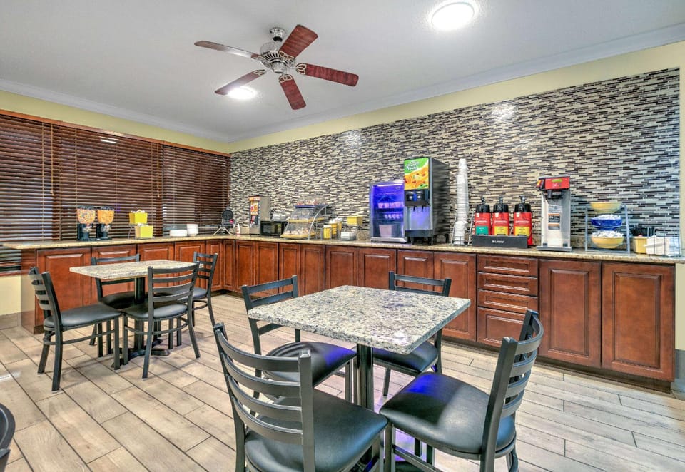 Days Inn by Wyndham Greenville MS Hotel in Mississippi