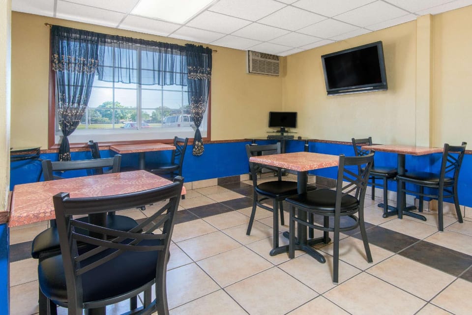 Days Inn by Wyndham Great Bend Hotel in Kansas