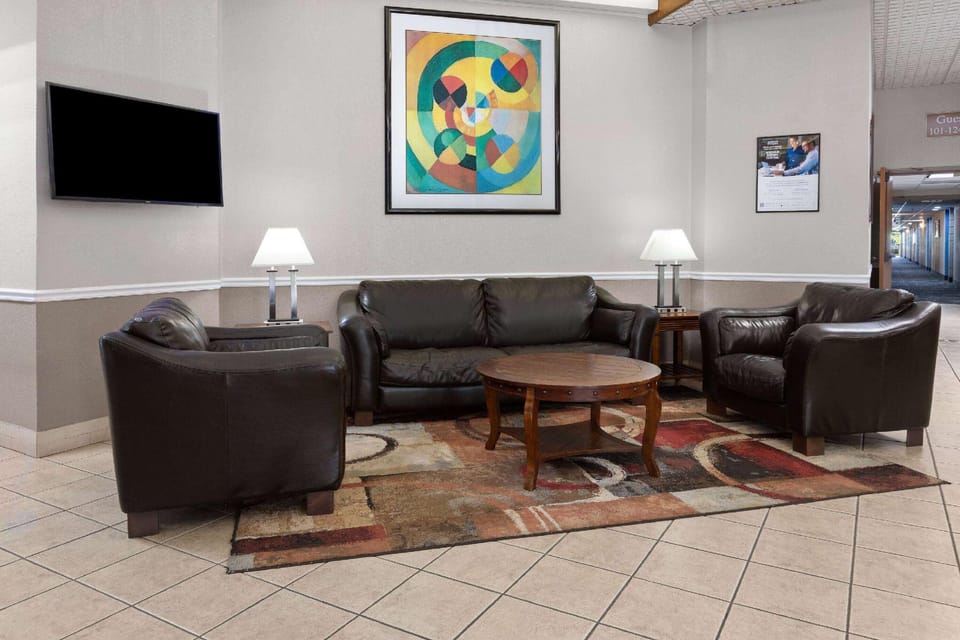 Baymont Inn and Suites by Wyndham Farmington, MO Hotel in Ozark Mountains