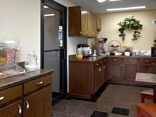 Super 8 by Wyndham Hattiesburg North/University Area Hotel in Hattiesburg