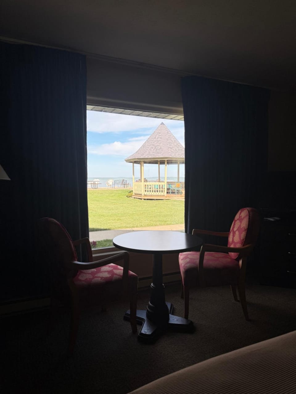 Clinton Inn & Suites Hotel in Port Clinton