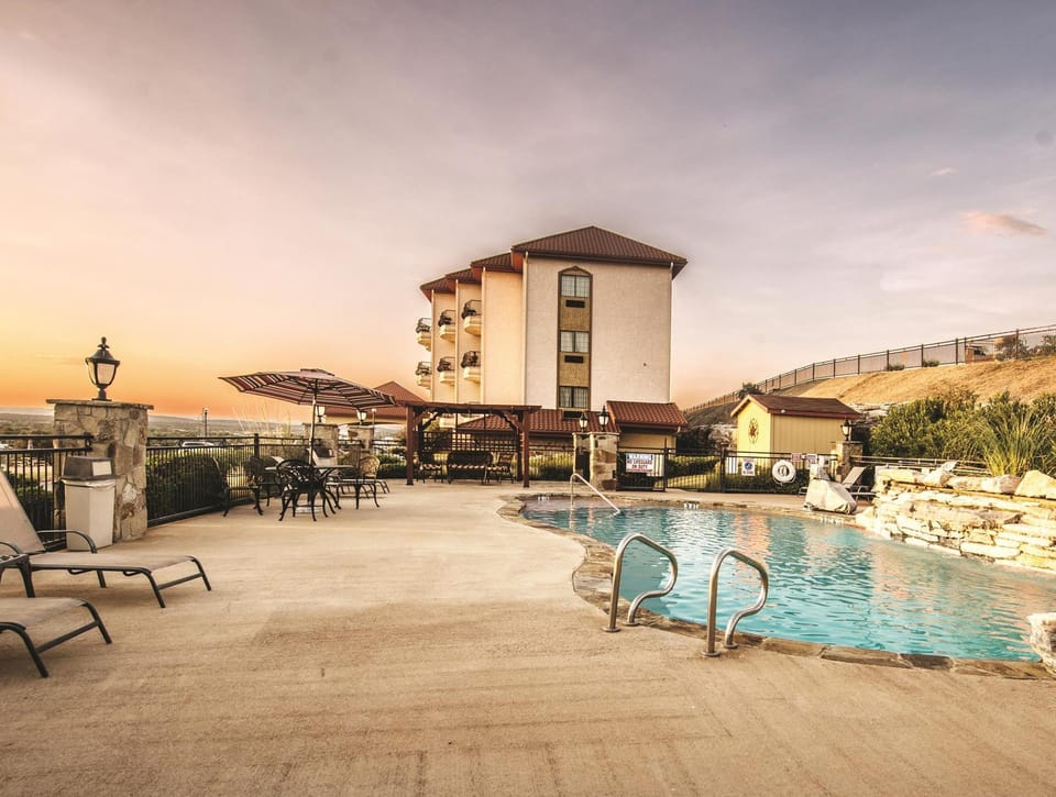La Quinta Inn & Suites by Wyndham Marble Falls Hotel in Marble Falls