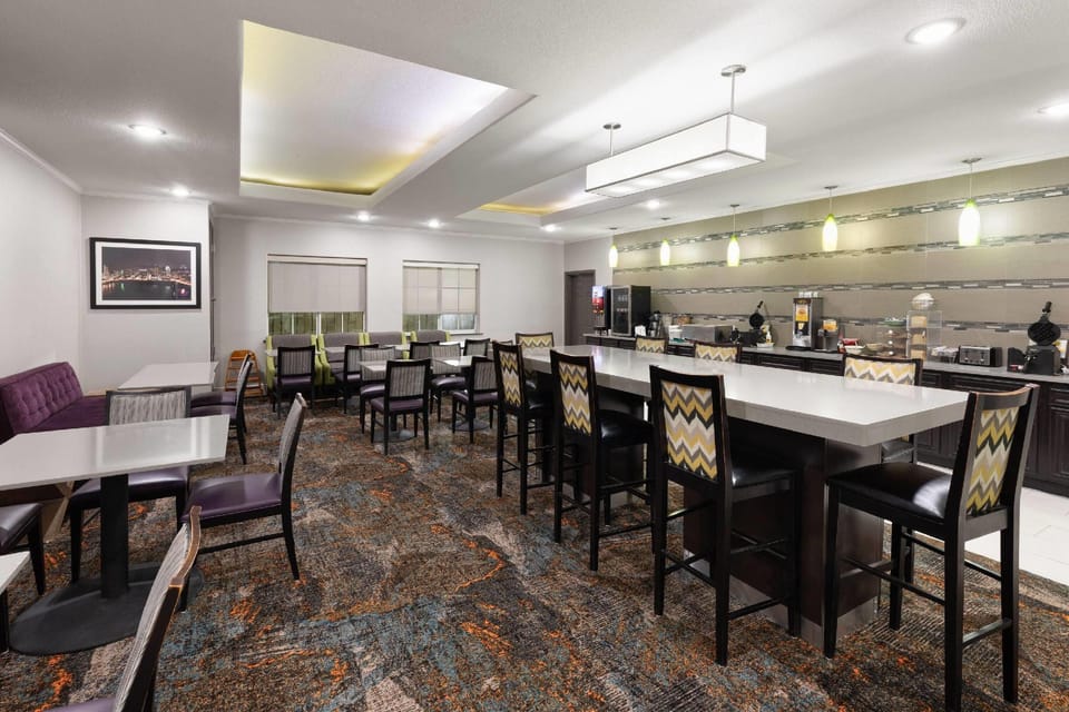La Quinta Inn & Suites by Wyndham Kyle - Austin South Hotel in Kyle