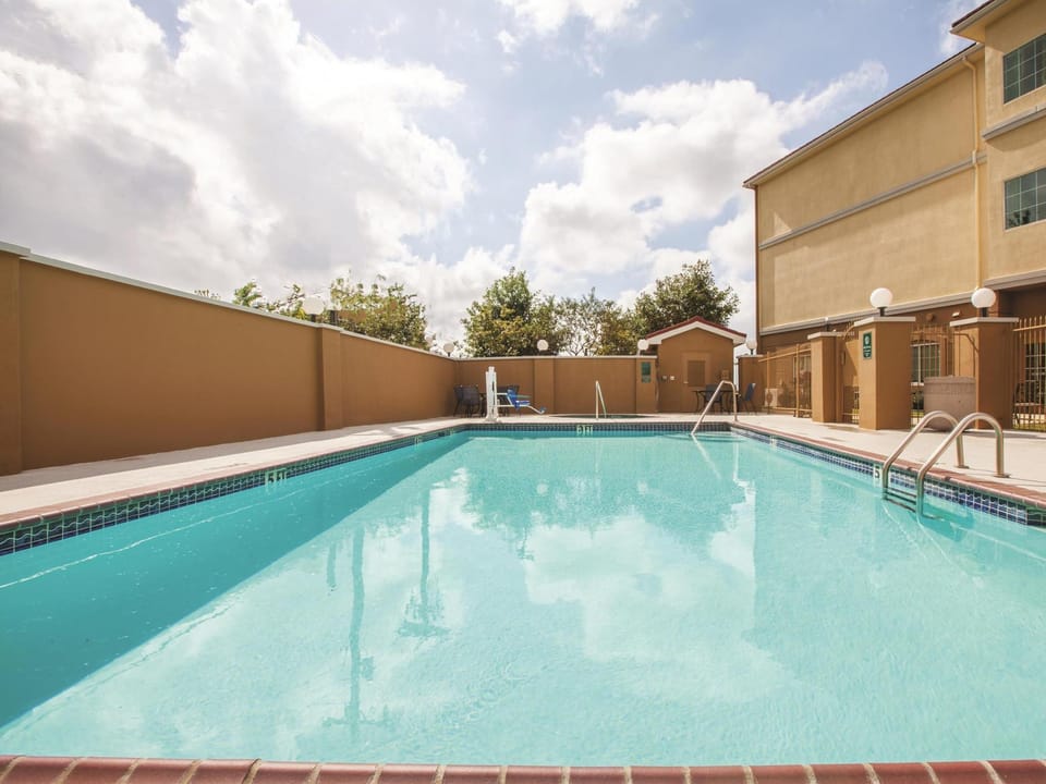 La Quinta Inn & Suites by Wyndham Kyle - Austin South Hotel in Kyle