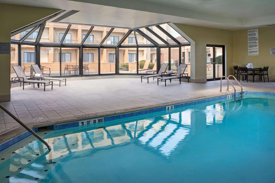 Sonesta Select Indianapolis Carmel Hotel in Carmel
