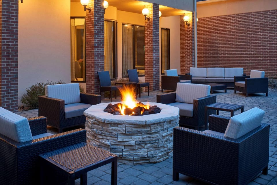 Sonesta Select Indianapolis Carmel Hotel in Carmel