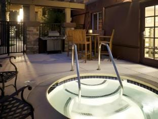 Larkspur Landing Extended Stay Suites Sacramento Hotel in Arden-Arcade