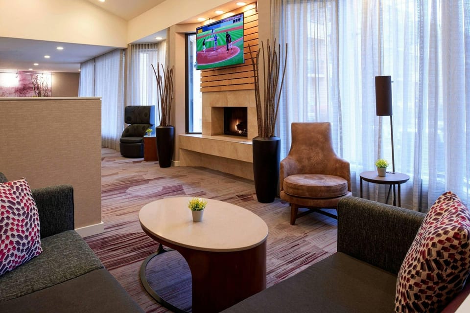 Courtyard by Marriott Detroit Metro Airport Romulus Hotel in Romulus