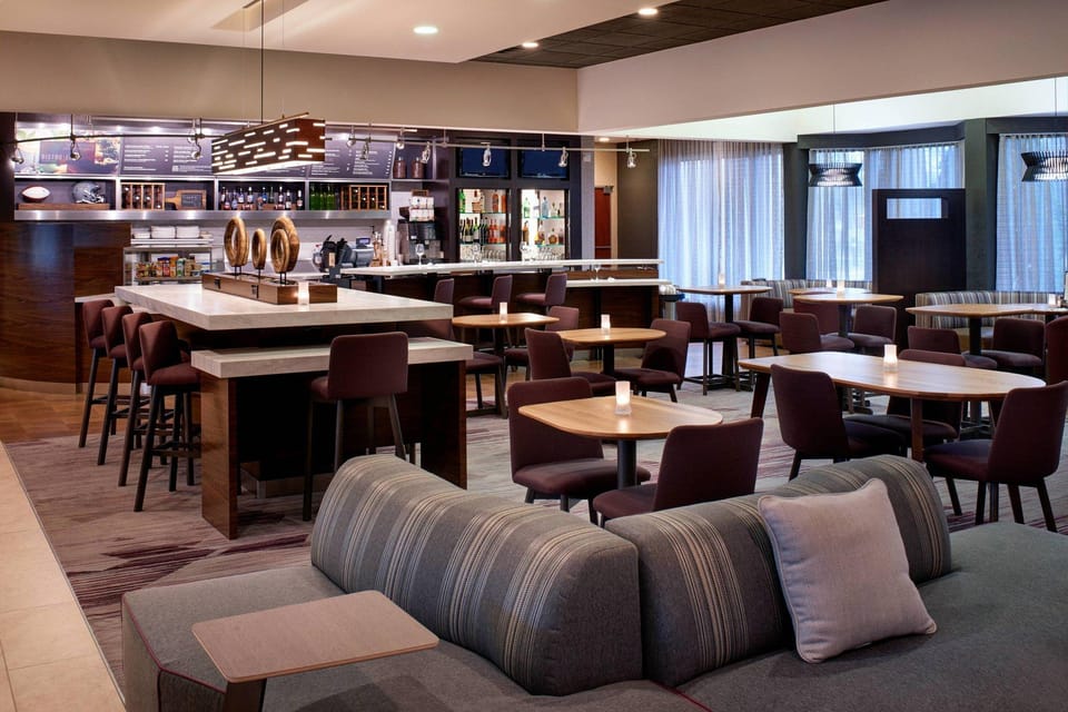 Courtyard by Marriott Detroit Metro Airport Romulus Hotel in Romulus