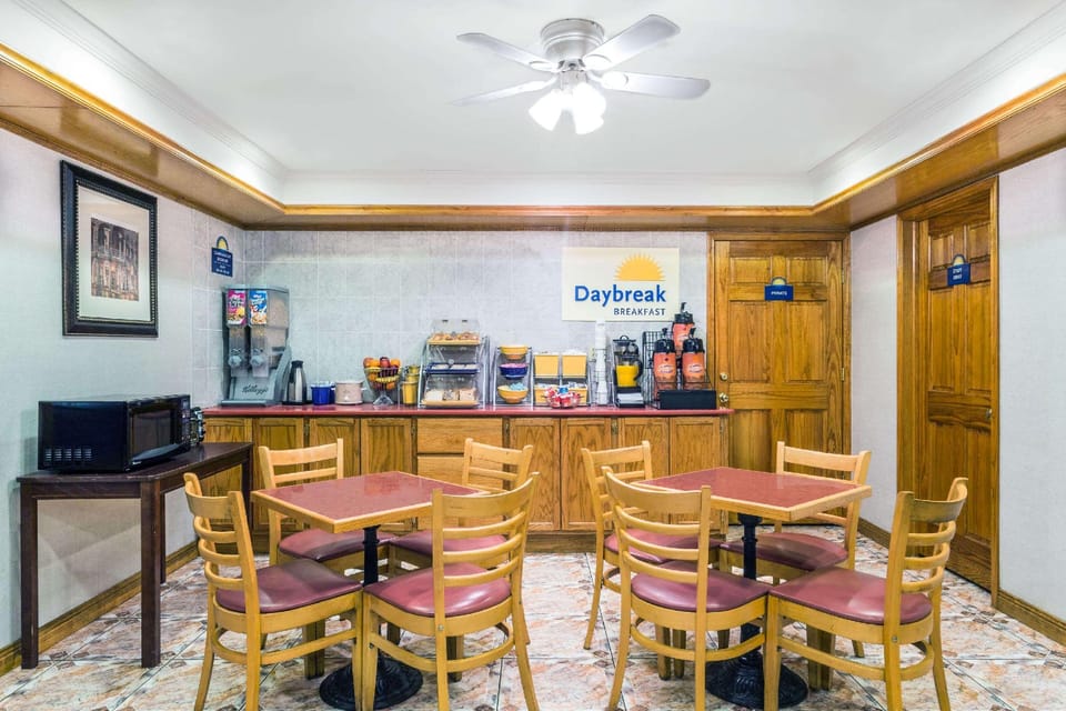 Days Inn by Wyndham Slidell Hotel in Slidell