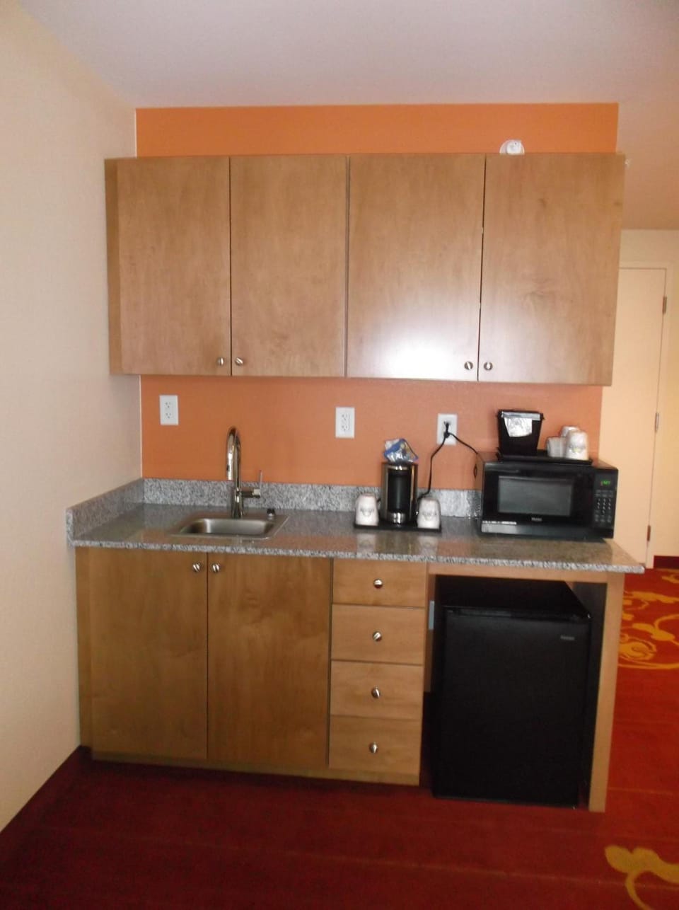 Days Inn & Suites by Wyndham Belmont Hotel in Ohio