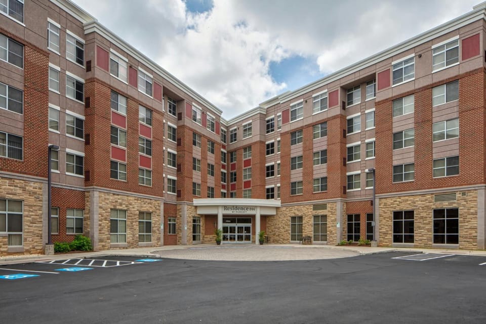 Residence Inn by Marriott Fairfax City Hotel in Fairfax