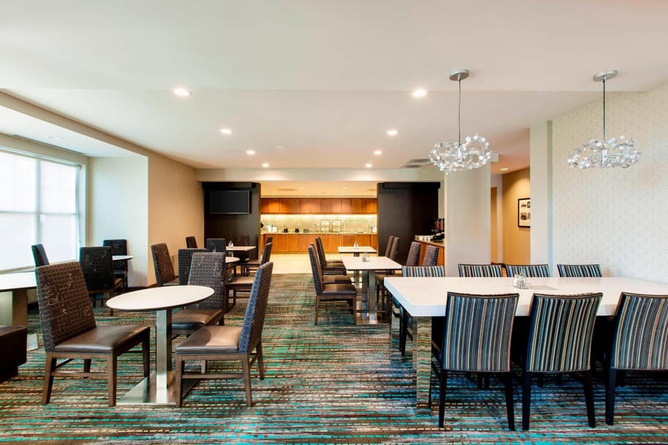 Residence Inn by Marriott Chicago Midway Airport Hotel in Bedford Park