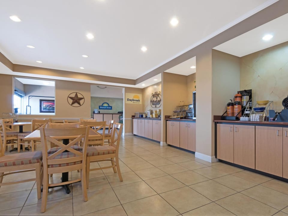 Days Inn by Wyndham Copperas Cove Hotel in Rio Grande