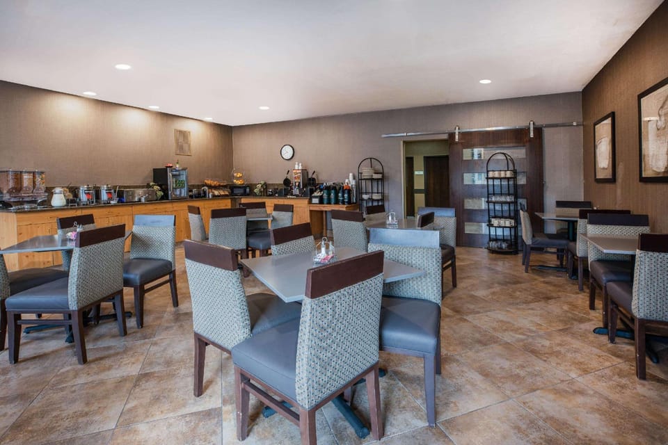 La Quinta Inn & Suites by Wyndham Eugene Hotel in Eugene