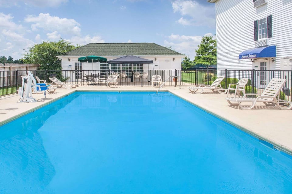 Howard Johnson by Wyndham Jackson Hotel in Jackson