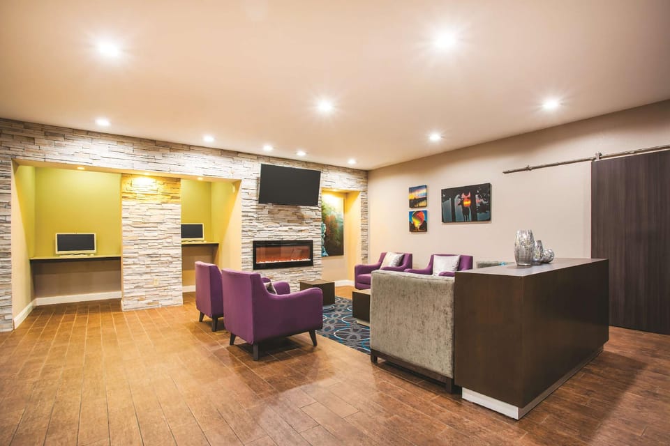 La Quinta Inn & Suites by Wyndham Russellville Hotel in Russellville