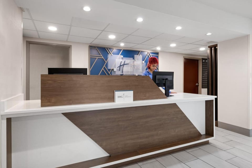 Holiday Inn Express Winston-Salem By IHG Hotel in Winston-Salem