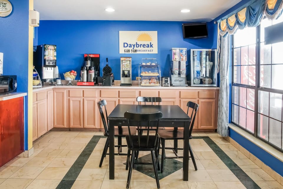 Days Inn by Wyndham Bastrop Hotel in Bastrop
