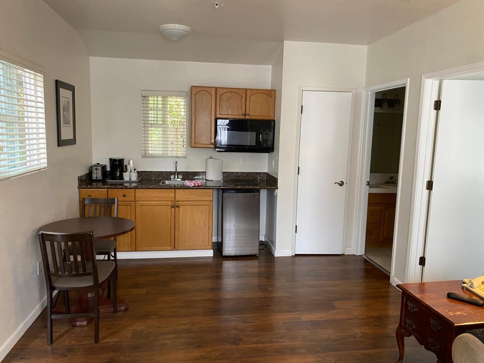 Bide-A-Wee Inn and Cottages Hotel in Pacific Grove