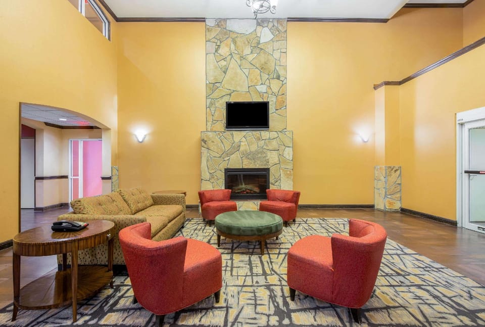 La Quinta Inn & Suites by Wyndham Eastland Hotel in Texas