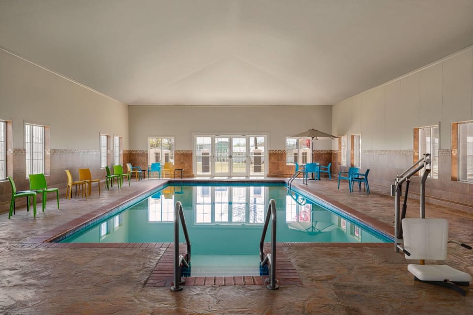 Swimming pool