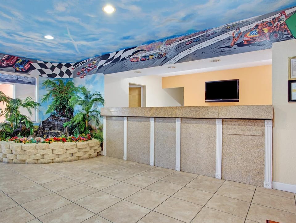 Super 8 By Wyndham Daytona Beach Hotel in Florida