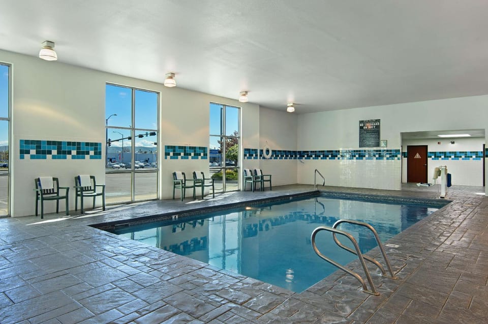 Oxford Suites Yakima Hotel in Yakima